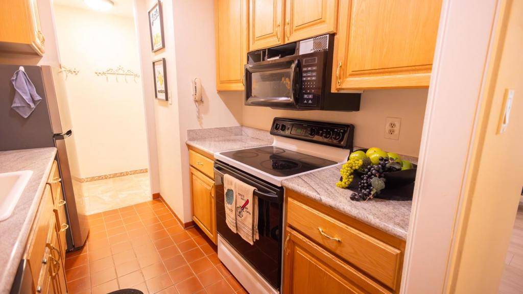 San Bruno, CA 94066,8112 Shelter  Creek LN #8112