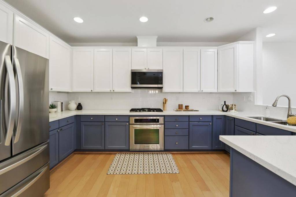 Redwood City, CA 94063,636 Bair Island RD #312