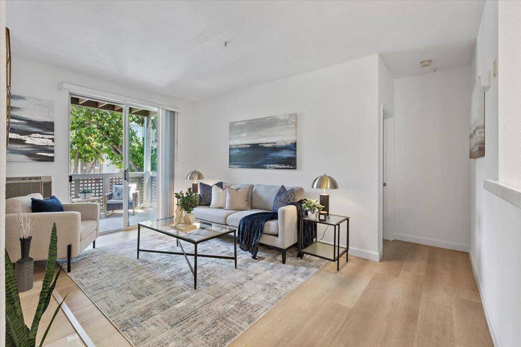 Sunnyvale, CA 94085,250 Santa Fe TER #209