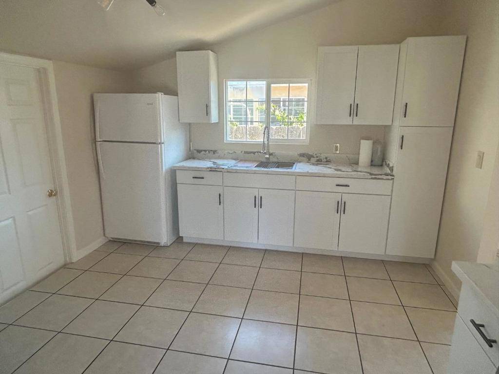 Greenfield, CA 93927,412 7th ST