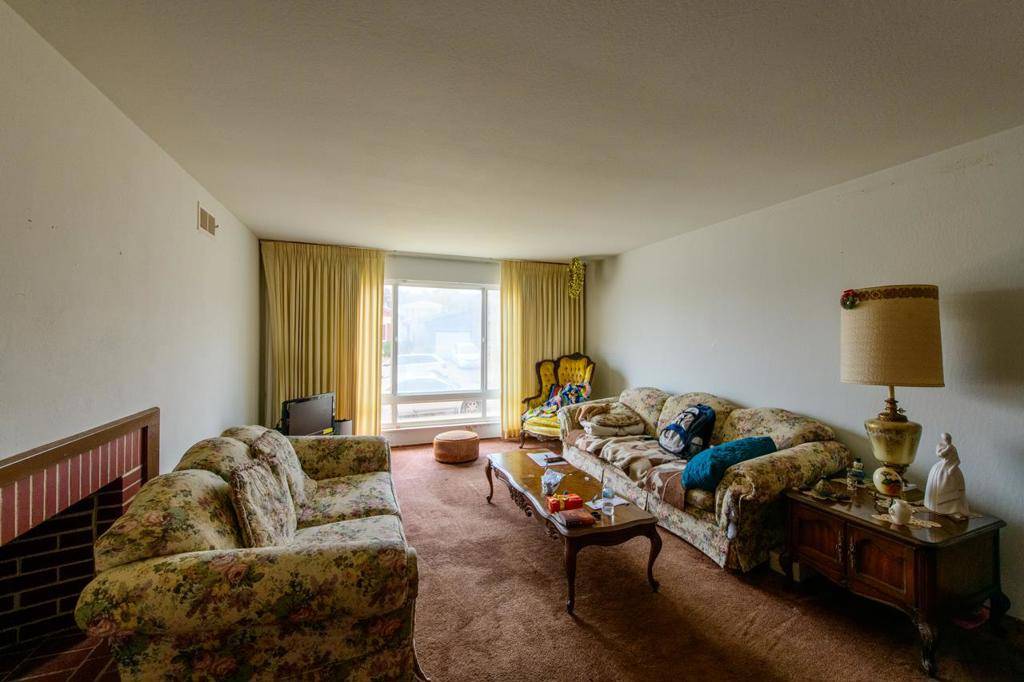 Daly City, CA 94015,30 Rockridge AVE