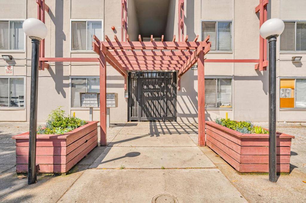 San Jose, CA 95112,555 S 10th ST