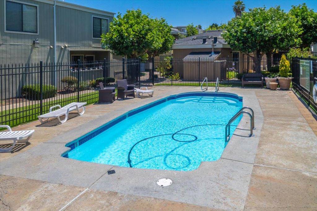 Monterey, CA 93940,820 Casanova AVE #33