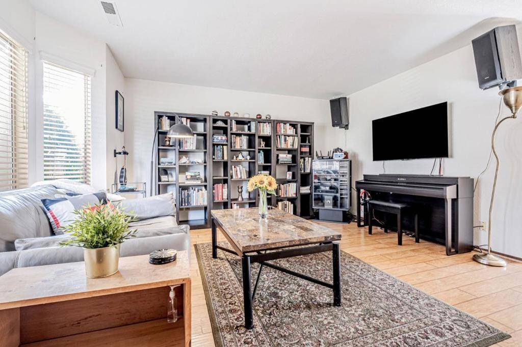 Santa Cruz, CA 95062,3975 Bramble LN #C