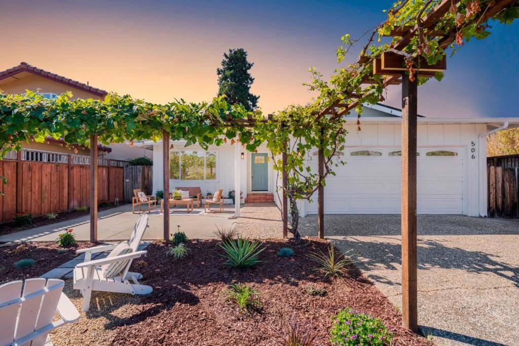 Aptos, CA 95003,506 Bayview DR