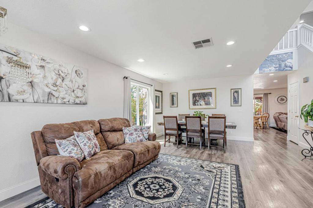 Los Banos, CA 93635,615 Heron DR
