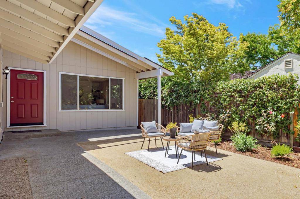 Palo Alto, CA 94306,3210 South CT