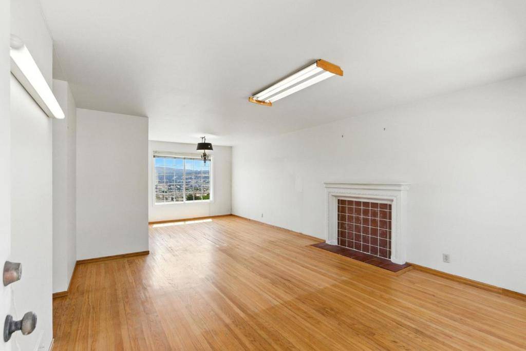 South San Francisco, CA 94080,541 Diamond AVE