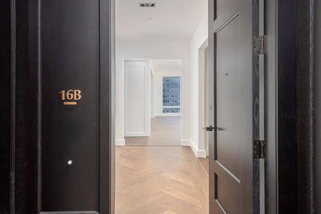 San Francisco, CA 94103,706 Mission ST #16B