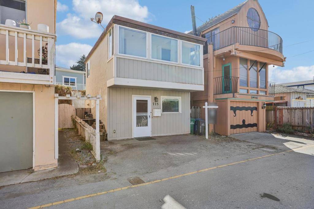 Pacific Grove, CA 93950,775 Mermaid AVE