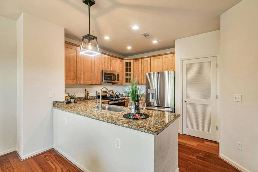 San Jose, CA 95128,1445 FRUITDALE AVE #217