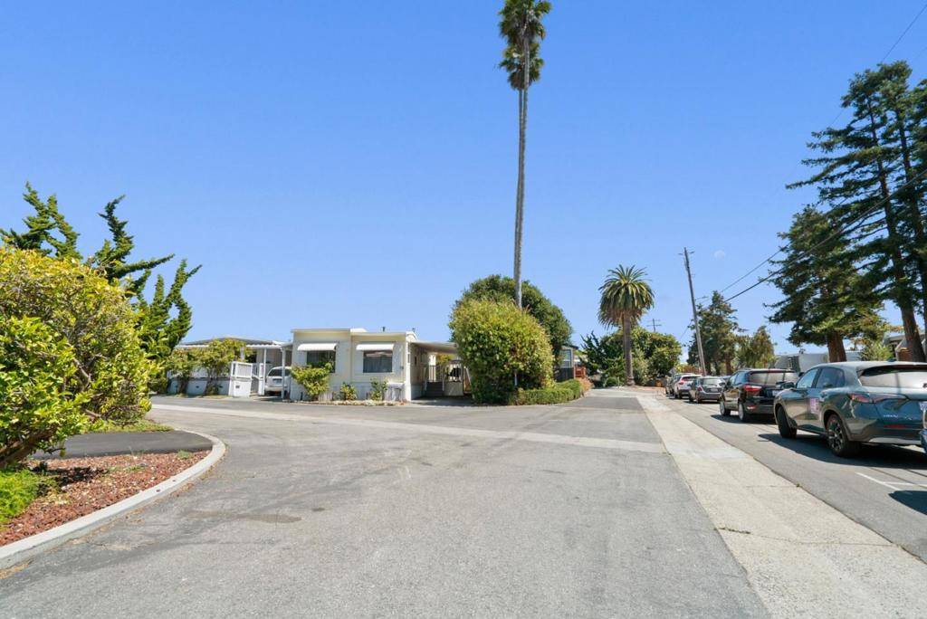 Santa Cruz, CA 95062,1555 Merrill ST