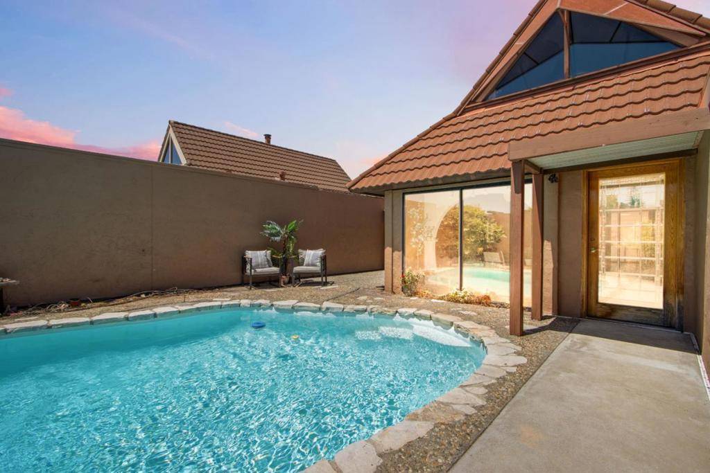 Sunnyvale, CA 94087,509 Crater Lake CT