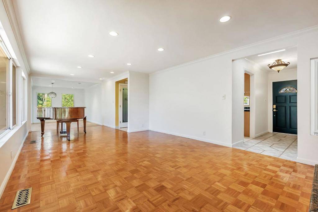 Orinda, CA 94563,17 Muth DR