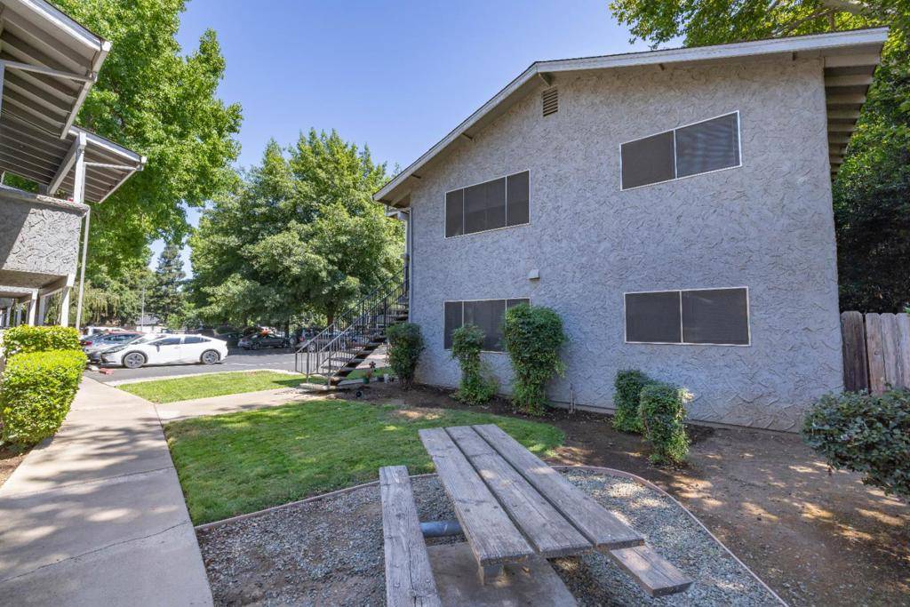 Chico, CA 95926,821 W East AVE