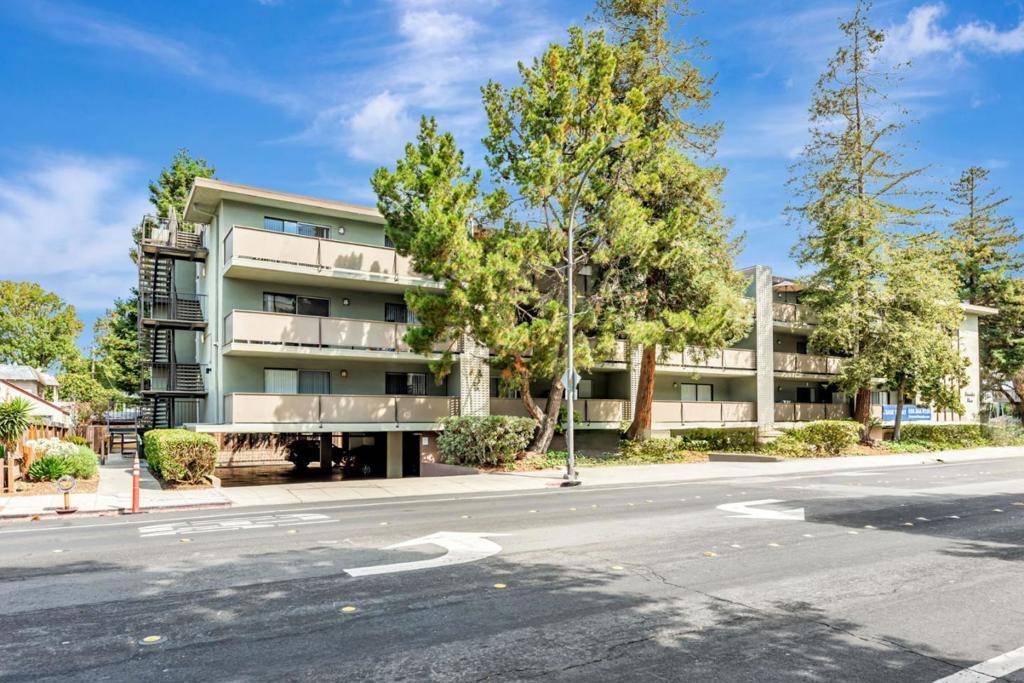 Redwood City, CA 94063,600 Brewster AVE