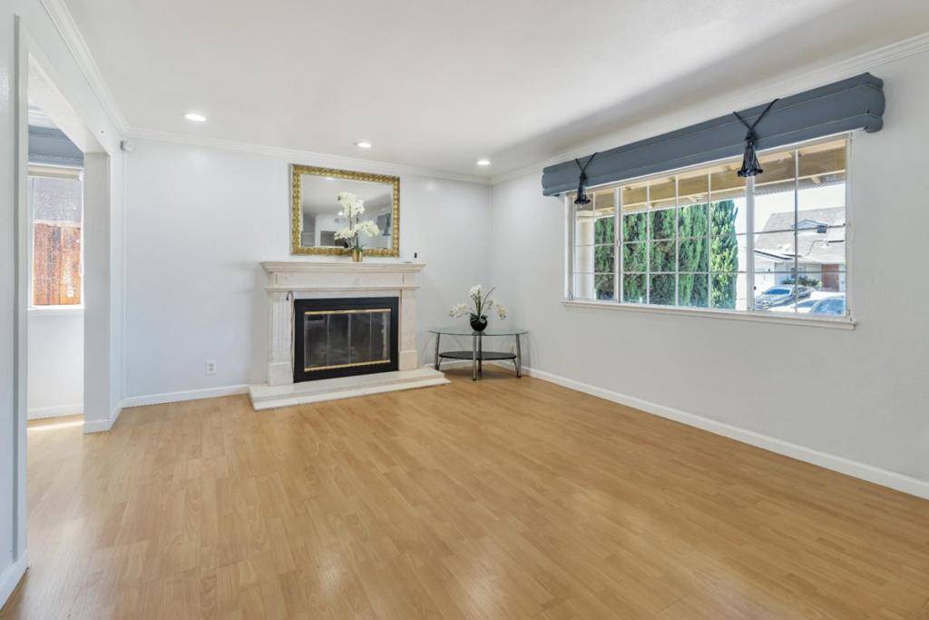 Milpitas, CA 95035,1394 GLACIER DR