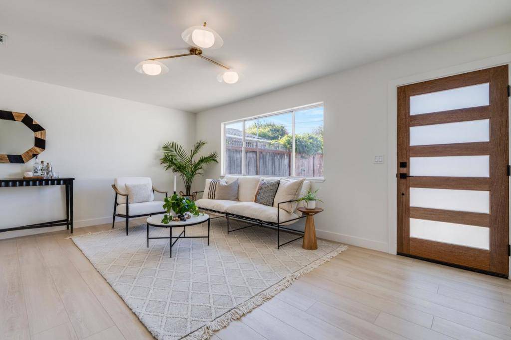 Santa Cruz, CA 95060,421 Oxford WAY