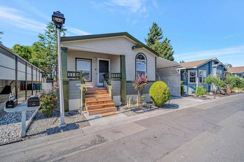Hayward, CA 94544,1283 Sussex WAY