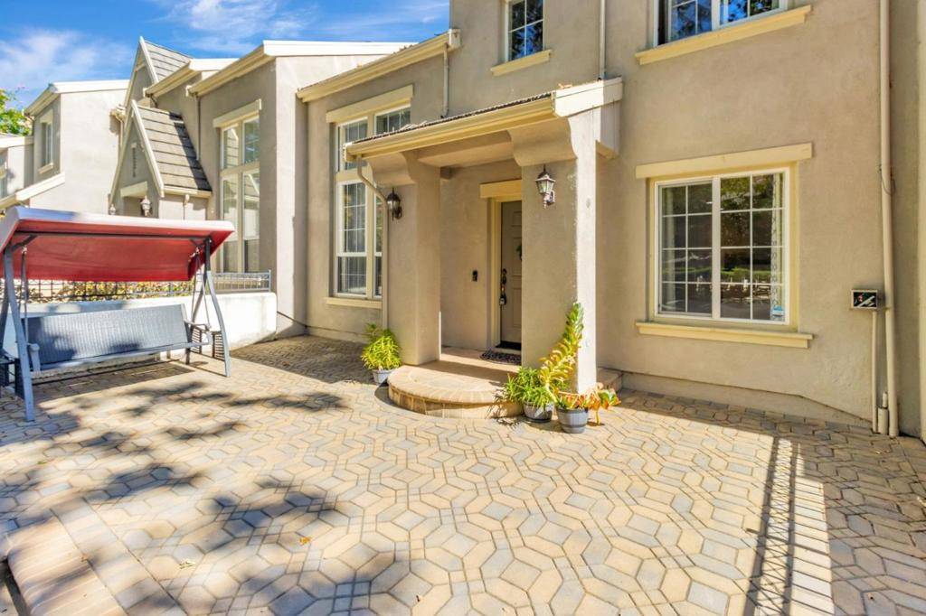 San Jose, CA 95135,3162 Silverland DR