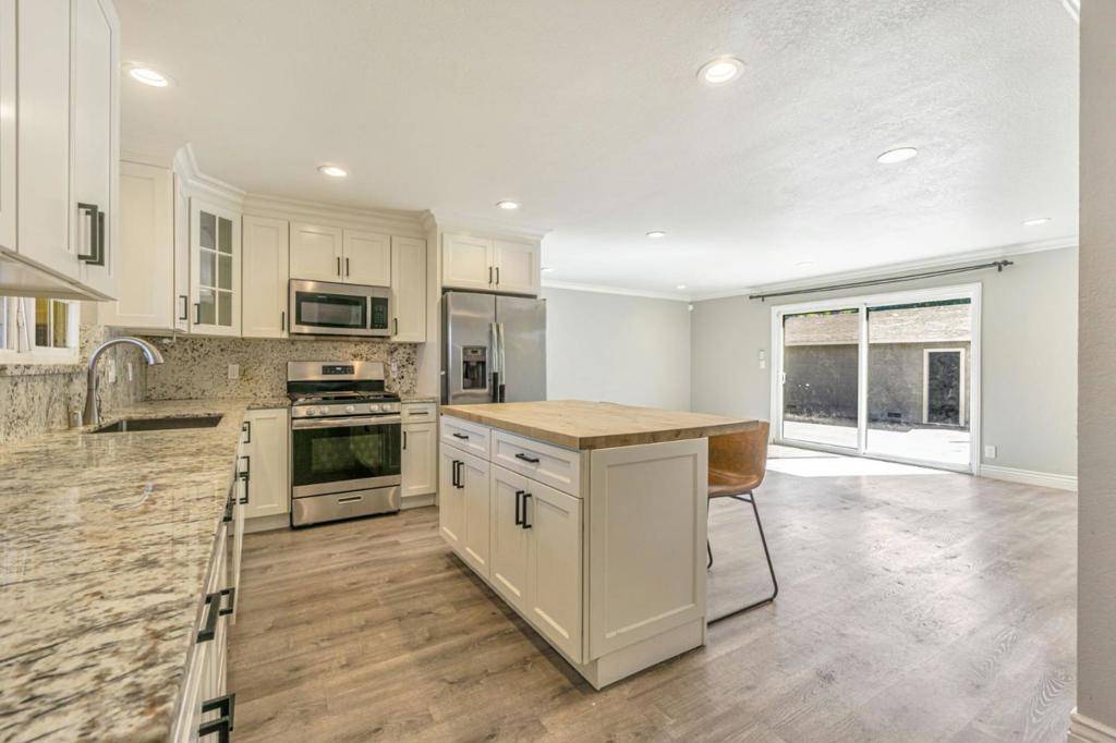 Concord, CA 94518,1001 Oak Grove RD