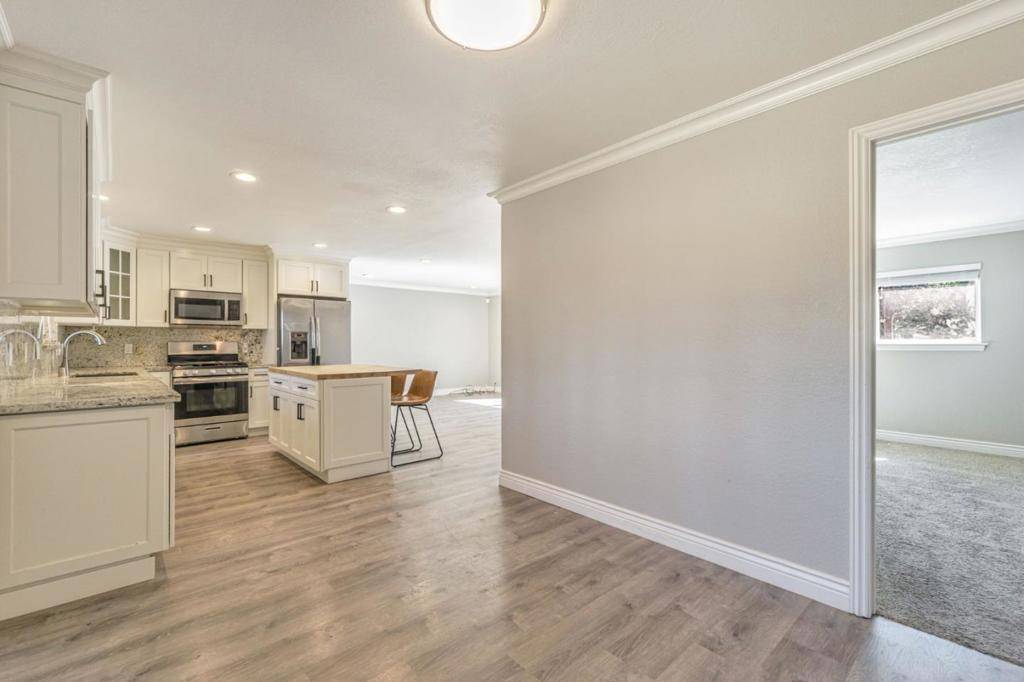Concord, CA 94518,1001 Oak Grove RD