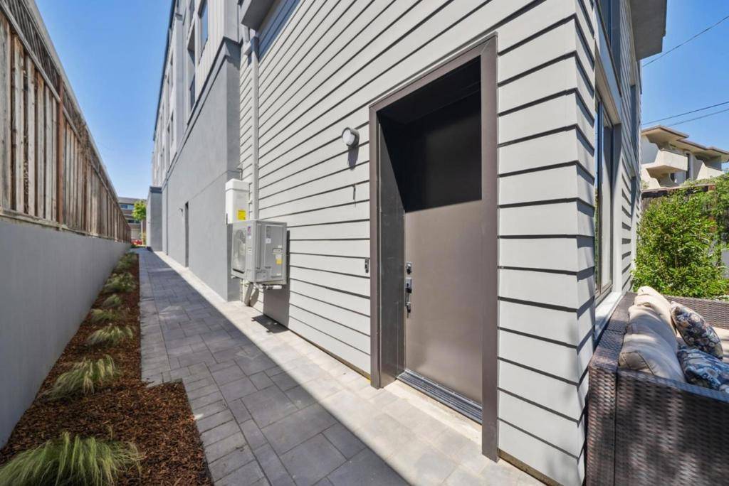 Burlingame, CA 94010,1433 Floribunda AVE #1