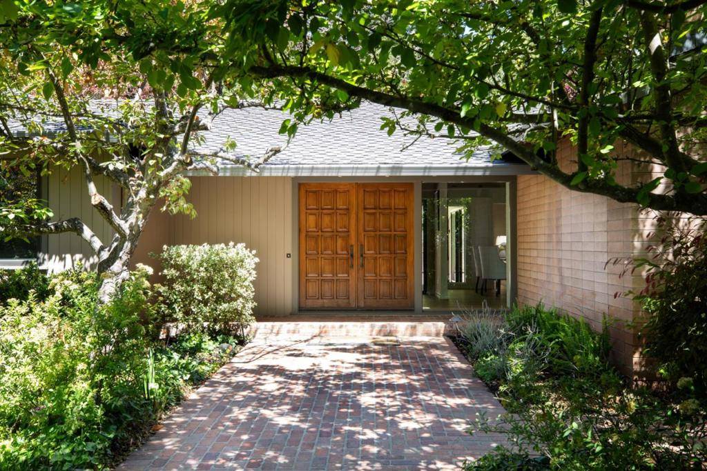 Los Altos Hills, CA 94024,23480 Ravensbury AVE