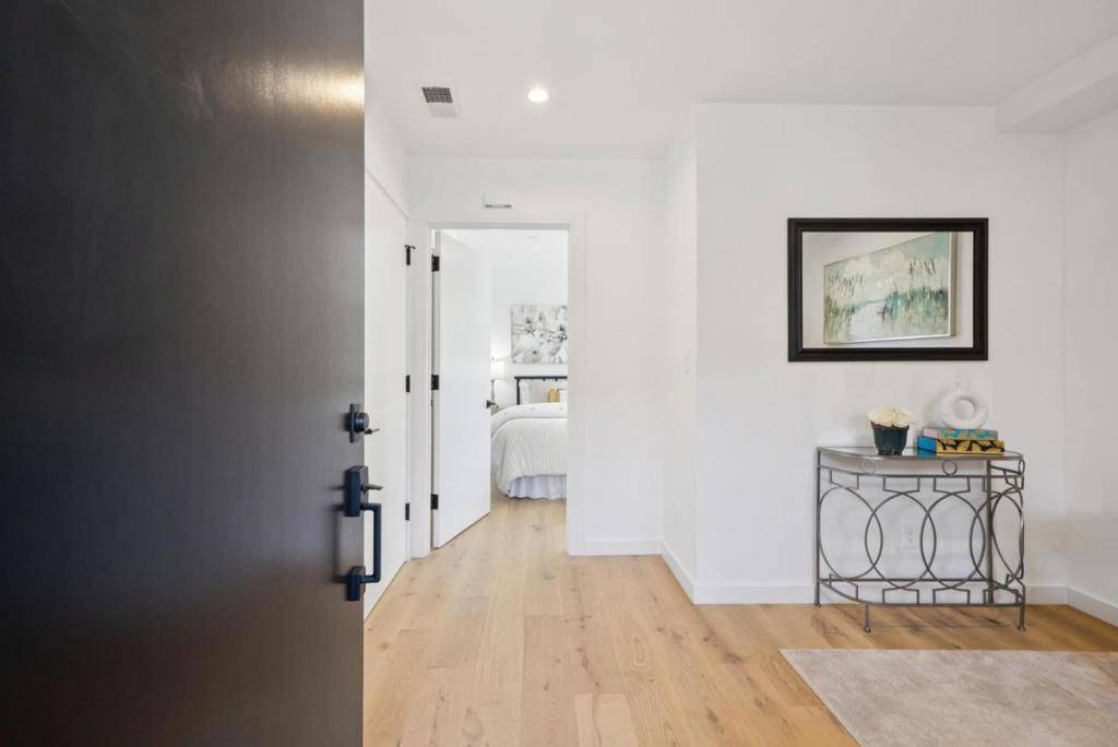 Burlingame, CA 94010,1433 Floribunda AVE #2