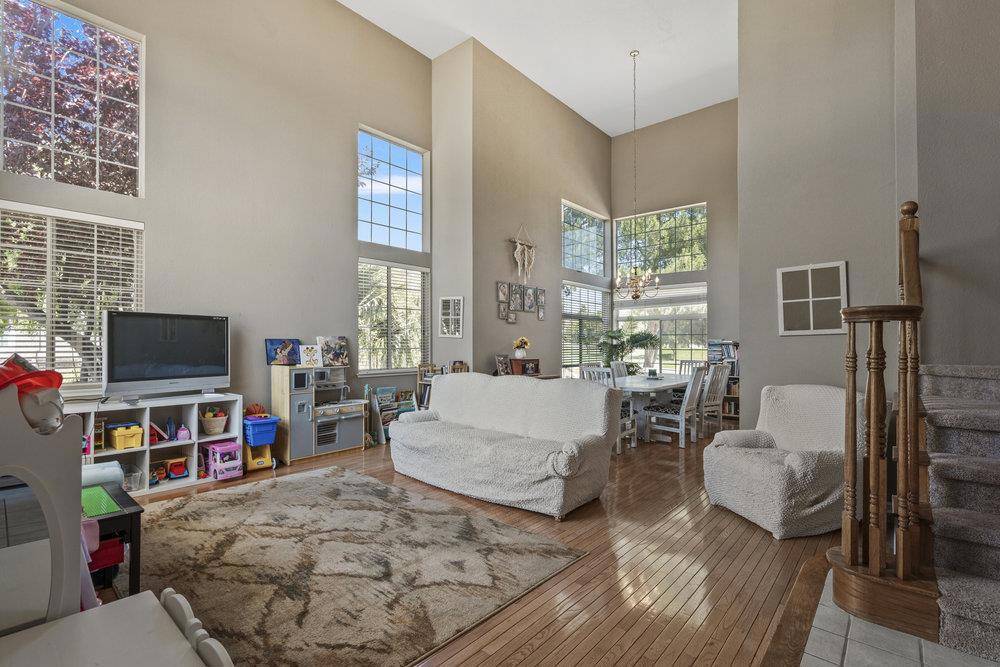 Hollister, CA 95023,310 Bonnie LN