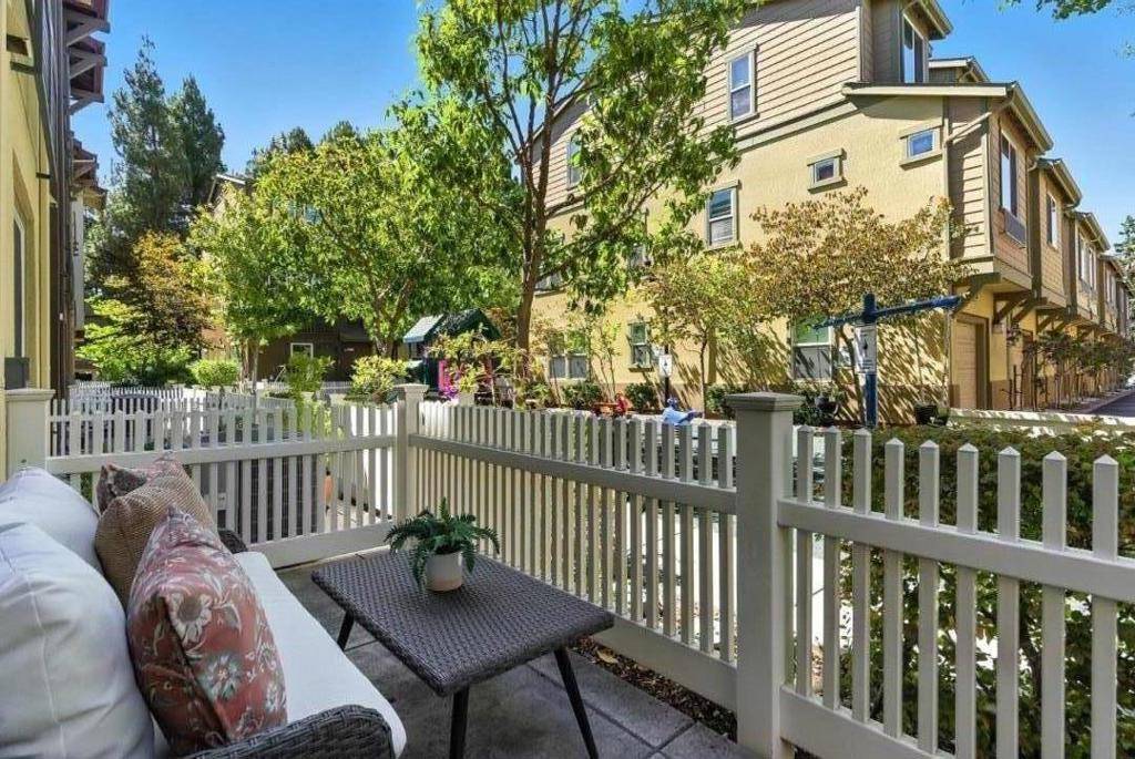Sunnyvale, CA 94086,211 Peppermint Tree TER #1