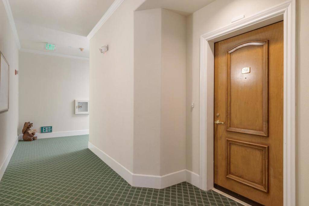 Los Altos, CA 94022,1 W Edith AVE #B208