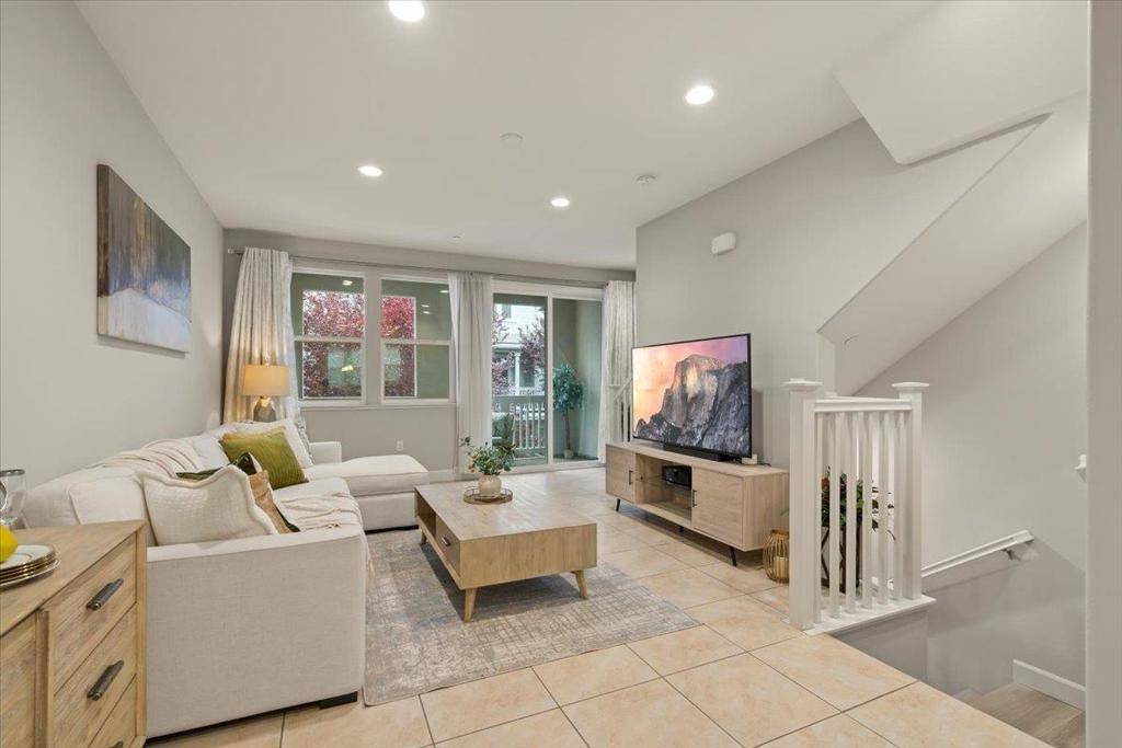 Sunnyvale, CA 94086,106 Lemmon TER