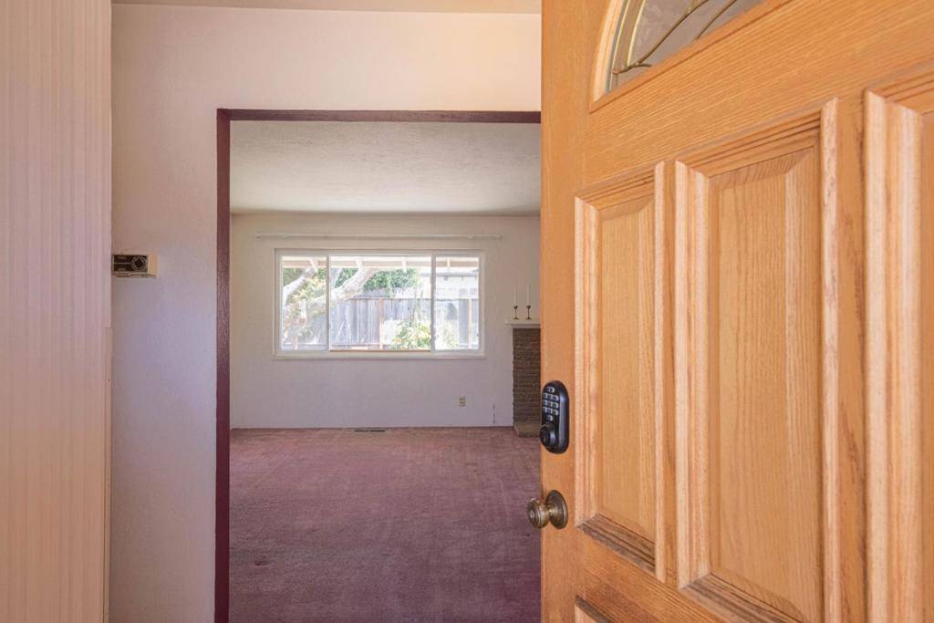 Salinas, CA 93901,170 Del Mar DR