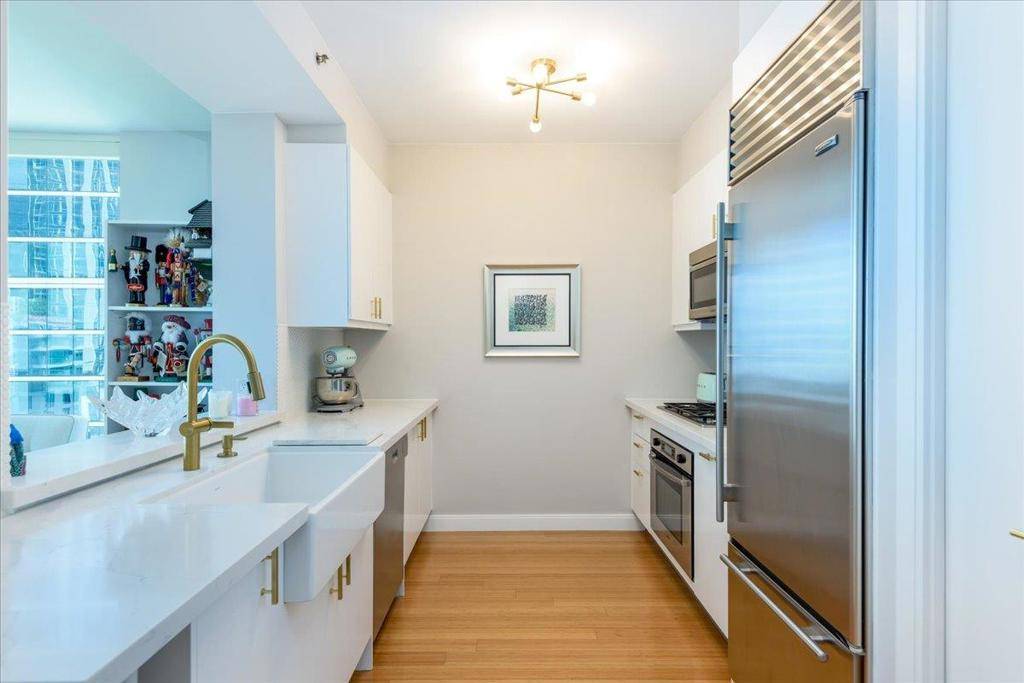 San Francisco, CA 94105,425 1st ST #1207