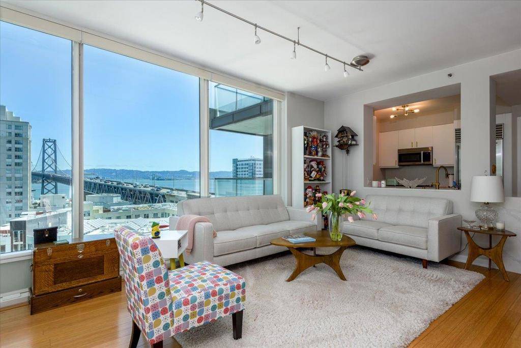 San Francisco, CA 94105,425 1st ST #1207