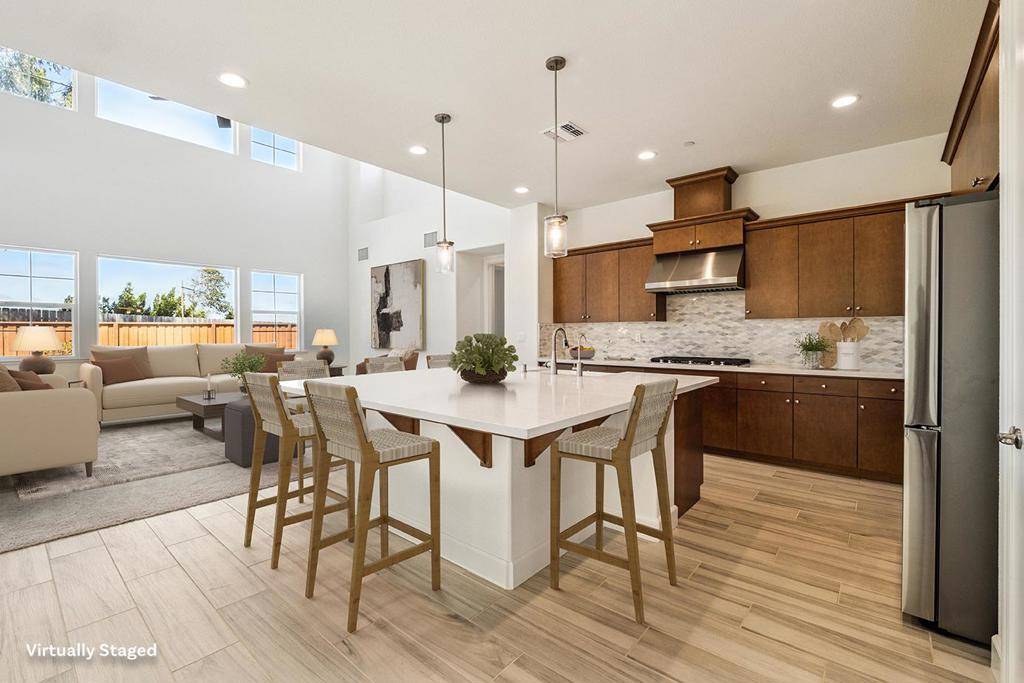 Marina, CA 93933,465 Russell WAY
