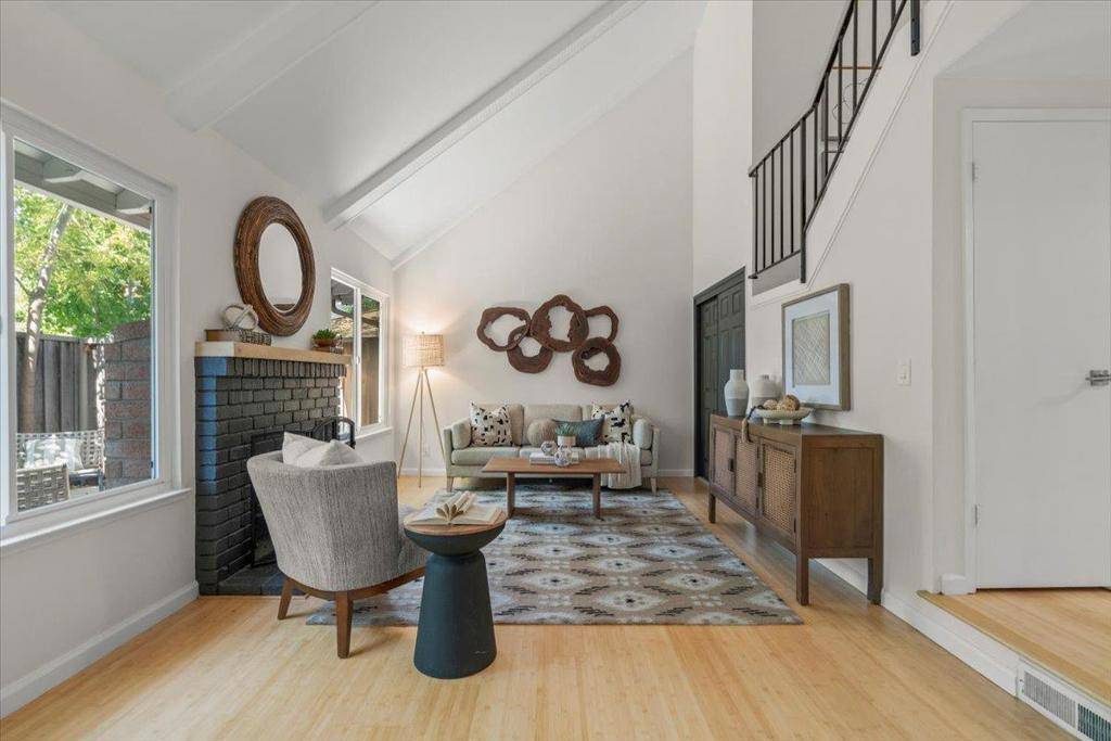 Los Gatos, CA 95032,535 Pine Wood LN