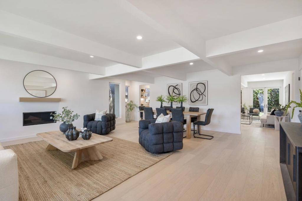 Palo Alto, CA 94303,790 Montrose AVE