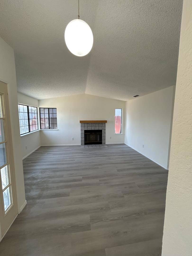 Sacramento, CA 95823,3985 Limestone WAY