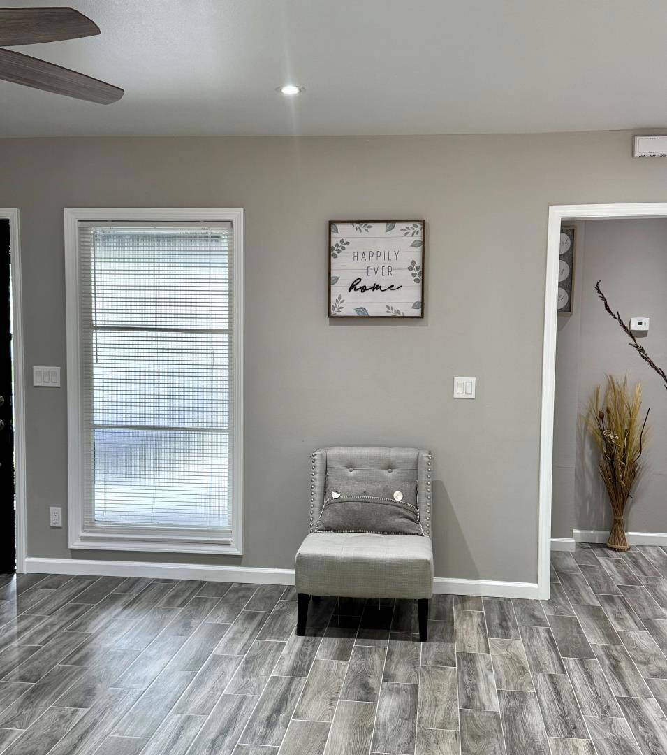 Long Beach, CA 90808,6142 E Peabody ST