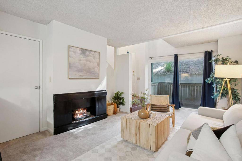 Daly City, CA 94015,357 Half Moon LN #12