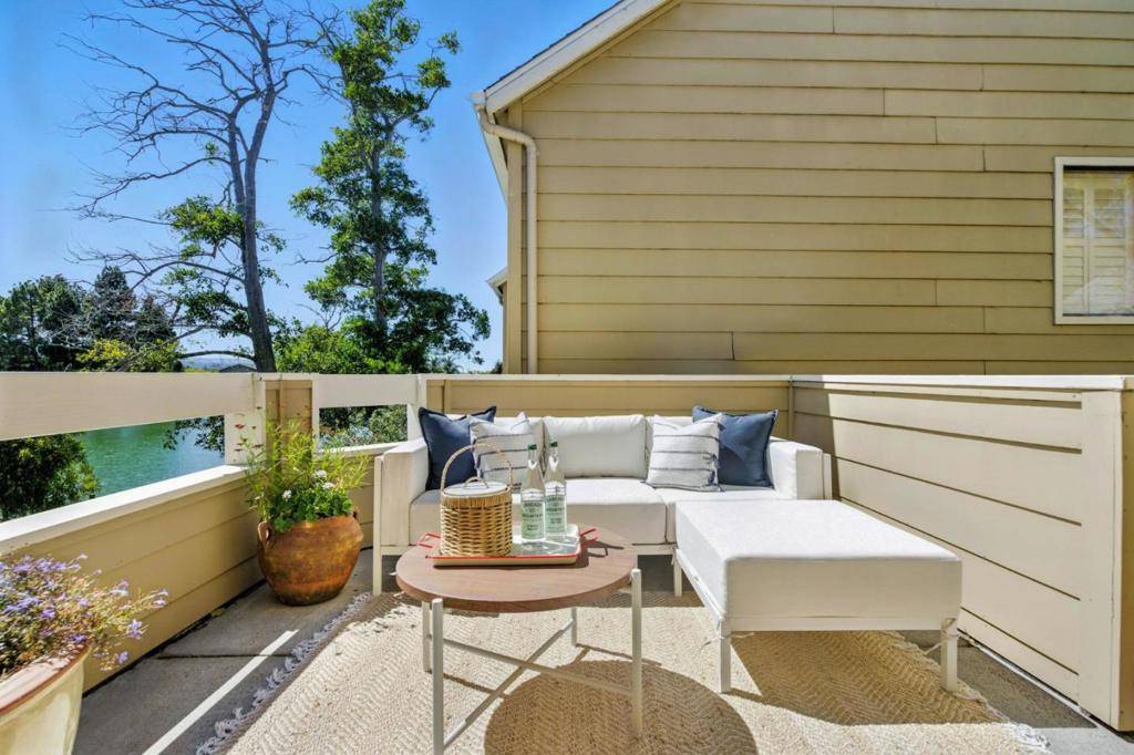 San Mateo, CA 94404,1090 Shoreline DR