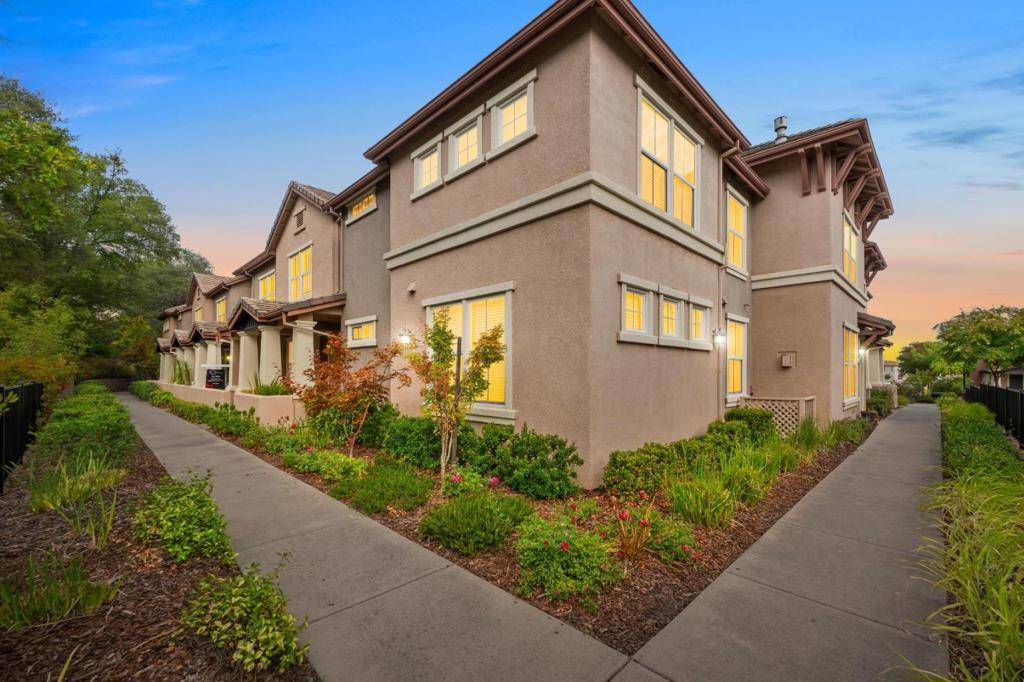 Folsom, CA 95630,307 Blossom Rock LN #59