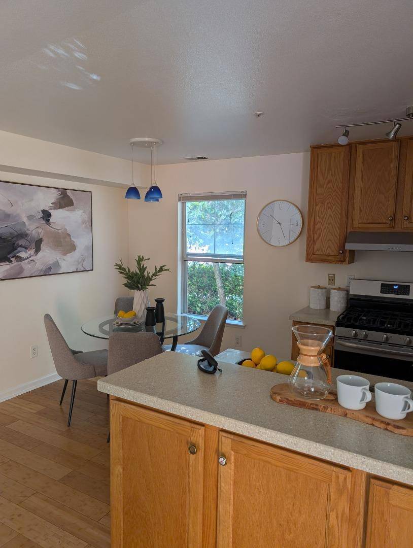 Los Altos, CA 94022,805 N San Antonio RD