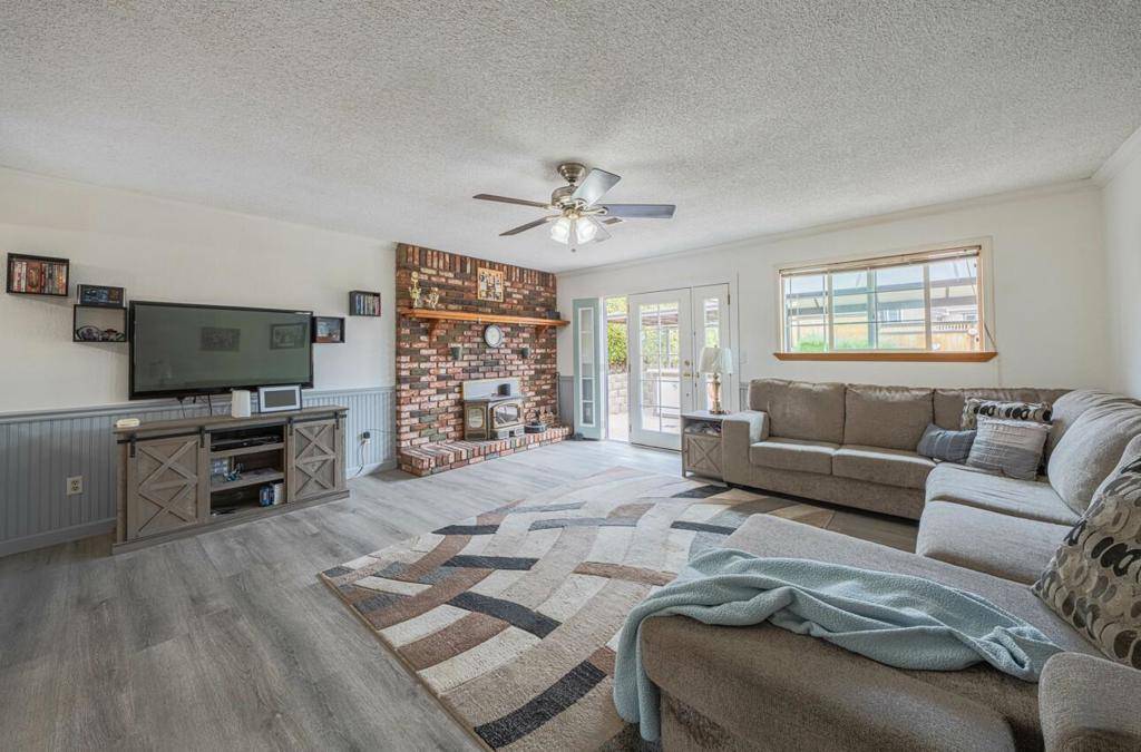 Salinas, CA 93906,260 Paul AVE