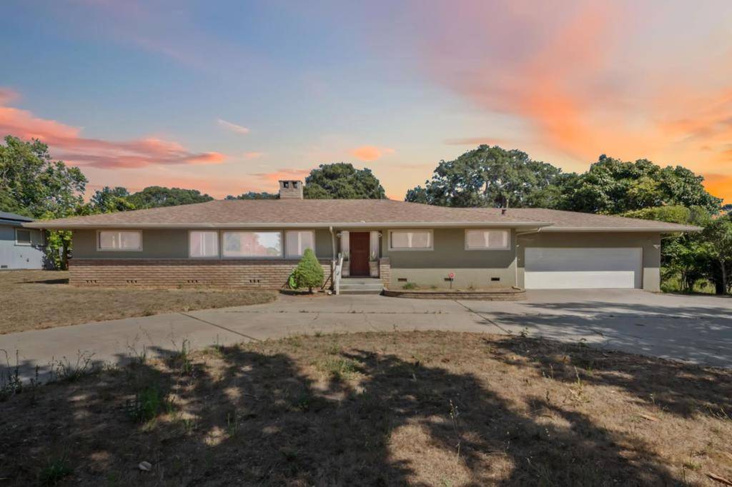 Salinas, CA 93906,11745 Tam Oshanter DR