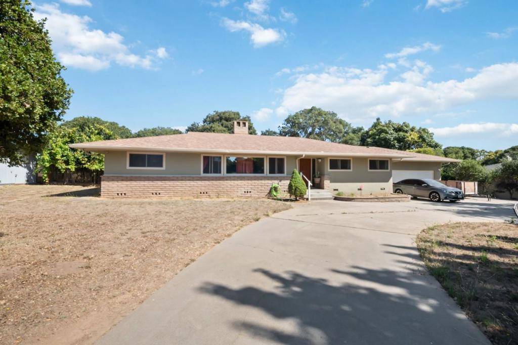 Salinas, CA 93906,11745 Tam Oshanter DR