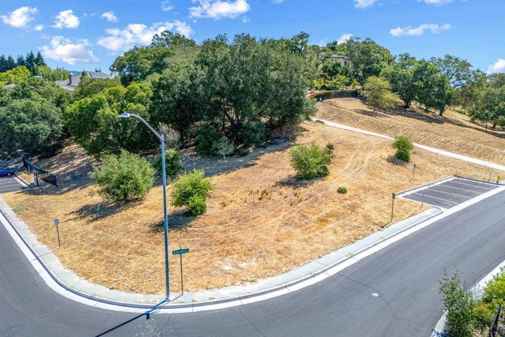 Gilroy, CA 95020,2393 Banyan ST