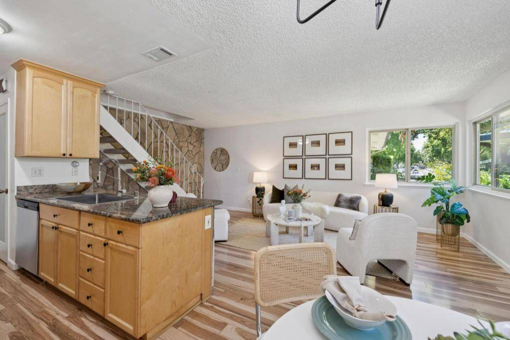 Campbell, CA 95008,390 N 1st ST #2